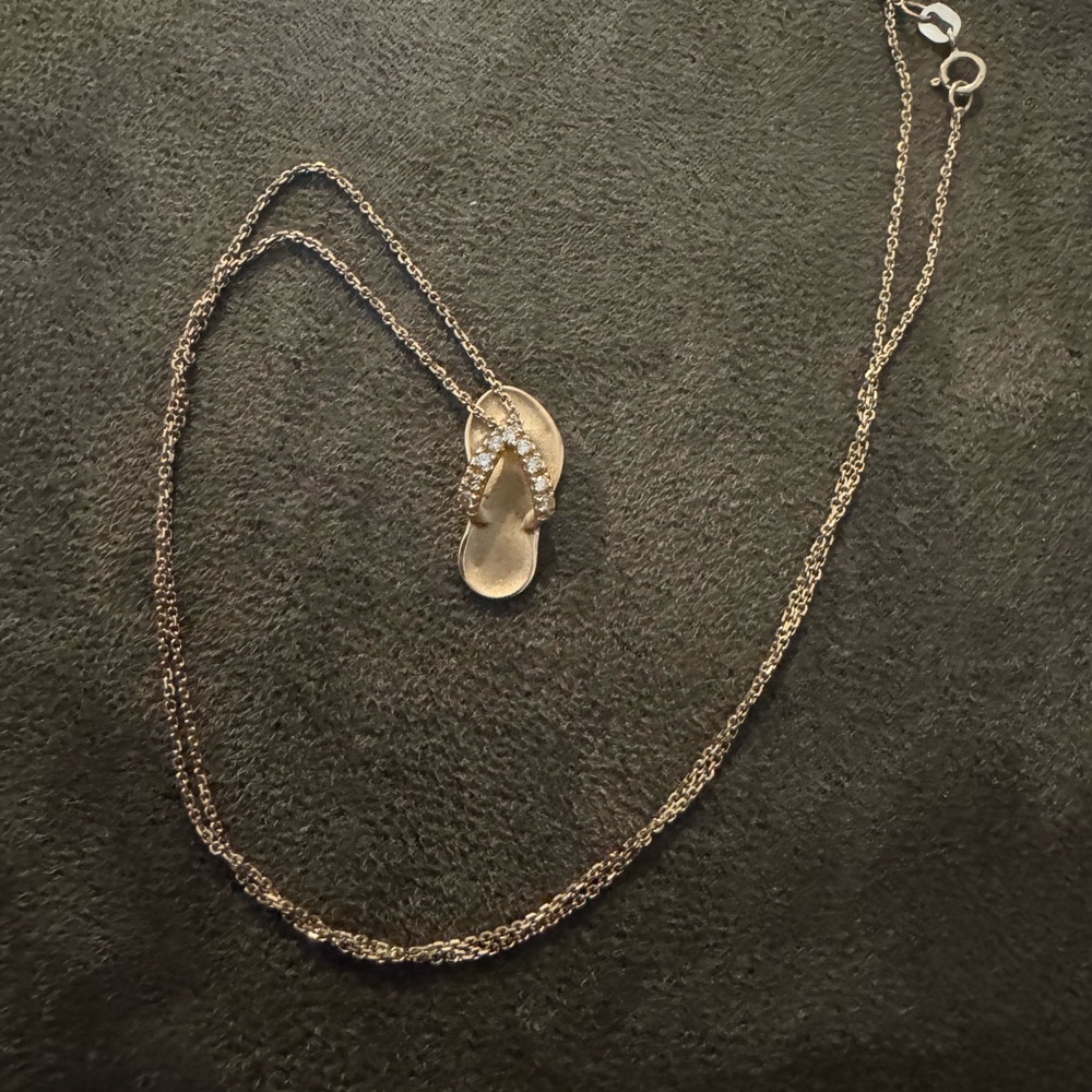 Na Hoku Gold Slipper Pendant Necklace - Picture 3 of 4